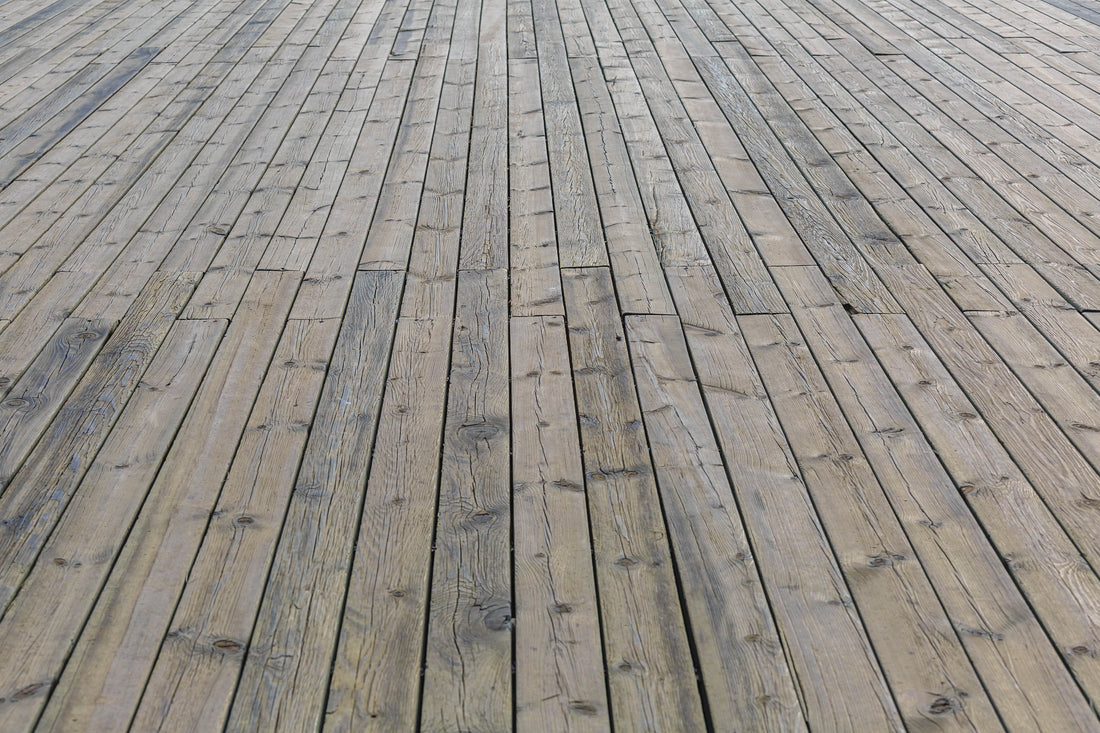 Can You Paint Composite Decking? - Tuda Grass