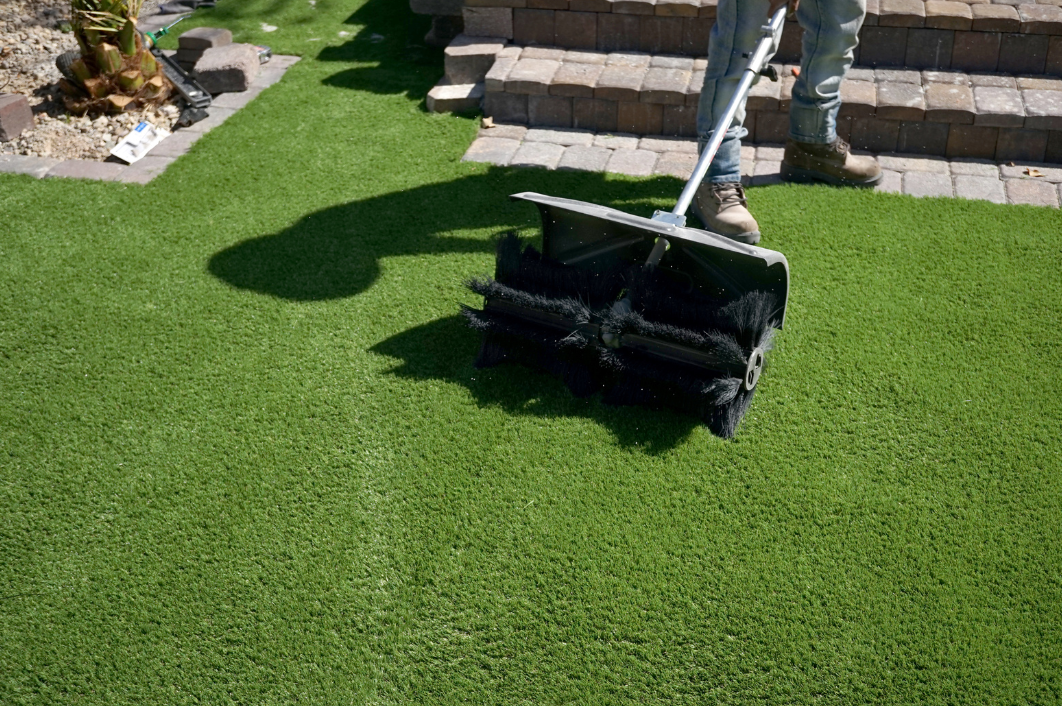 What Brushes to Use to Refresh Artificial Grass – Tuda Grass